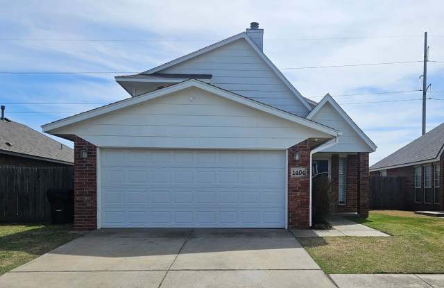 (4) Bed/(2) Bath in Moore w/ Shelter Avail NOW! Pets Negotiable! photos photos