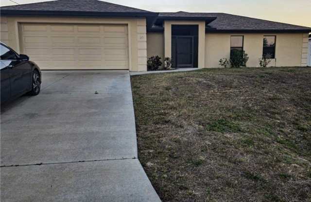 4120 NE 15th Place photos photos