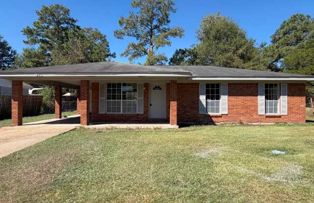 3 Bedroom 1 Bath House in Glendale for Rent Gallery 1