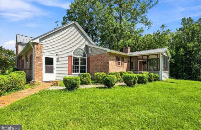 3813 MOUNT PLEASANT Road Gallery 3