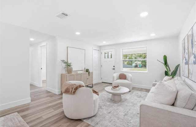 1004 IDLEBRIAR Way Gallery 3