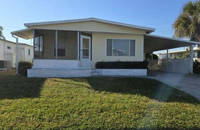 206 50th Ave. Plz. West photos photos