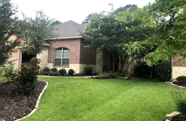 162 W Heritage Mill Circle Circle - 162 E Heritage Mill Cir, The Woodlands, TX 77375