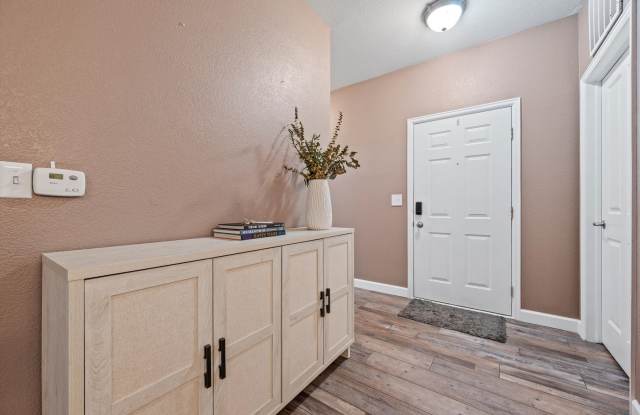 2 Bed / 2 Bath Littleton Condo | Garage, Pool & Fitness Center Gallery 4