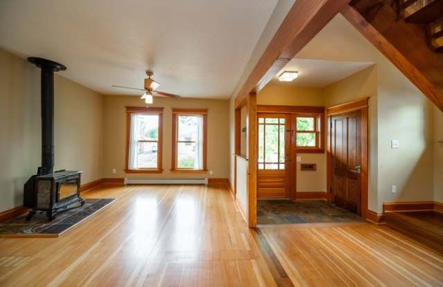 6216 North Villard Avenue - 6216 North Villard Avenue, Portland, OR 97217