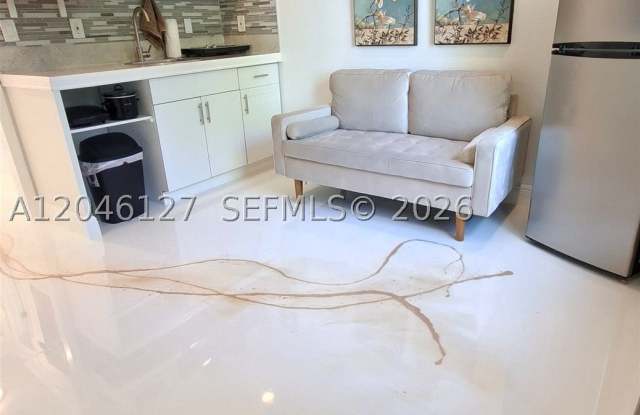 1028 S 62nd Ave photos photos