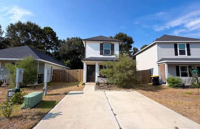 Affordable Conroe Rental Home with Practical Living Space Gallery 3