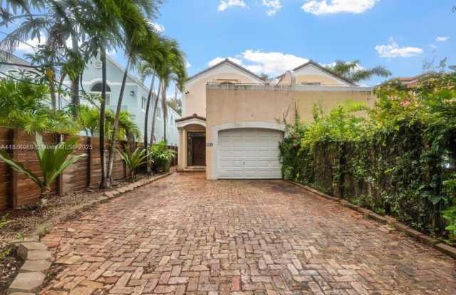 3049 Mary St photos photos