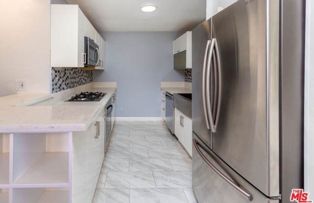 5848 Hazeltine Ave Gallery 2