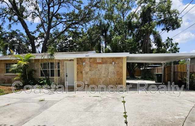 2221 E Annie St photos photos