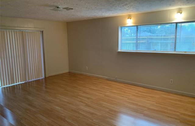 16326 Villaret Drive Gallery 2