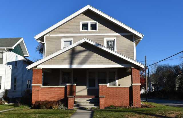 Lower Duplex in BG photos photos