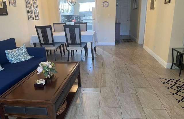 2566 S GARDEN Drive S Gallery 3