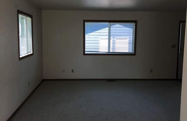 205 N Pondera Ave. Unit D Gallery 4