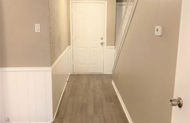 1806 Camelot Cove Gallery 4