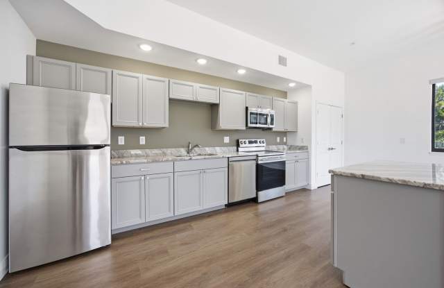 100 North photos photos