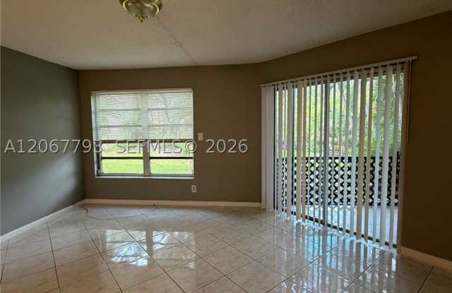 3100 Riverside Dr Gallery 2