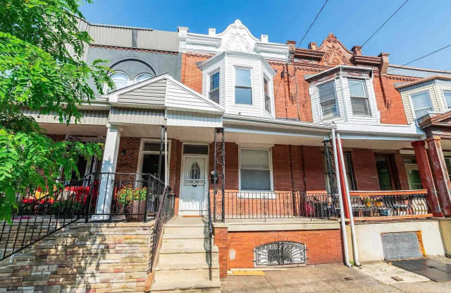 Charming 3-Bed/1.5-Bath Townhome in Point Breeze! Available Early October! Gallery 1