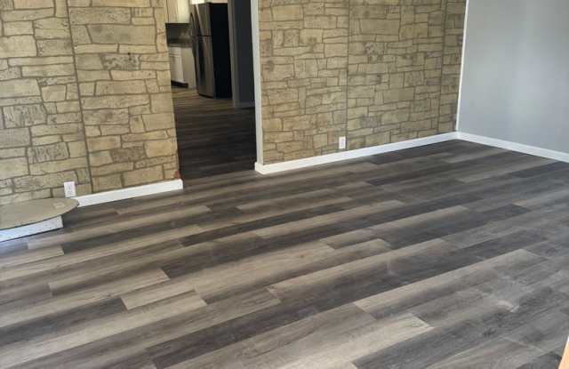 Freshly updated 3/2 home ready for its new family! - 514 North Kentucky Street, Iola, KS 66749