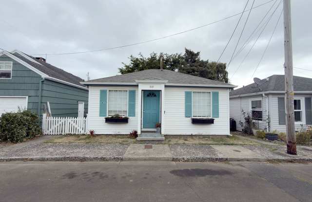 310 Ave K, Seaside, OR 97138 Gallery 1
