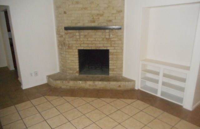 2714 Oakmont Drive Gallery 2