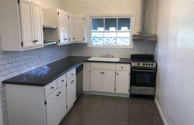 ******* BEAUTIFUL FRENCH NORMANDY STYLE 2BR APARTMENT ******* photos photos