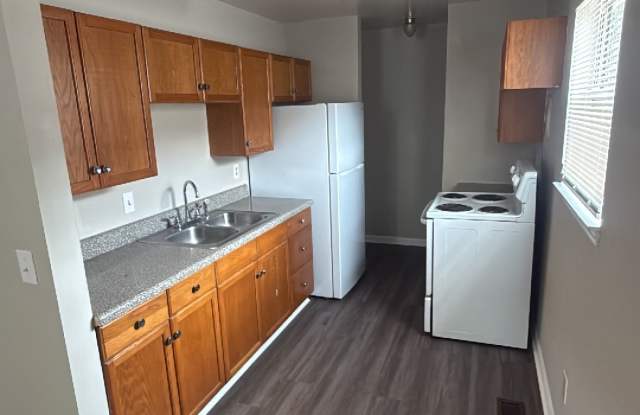 1154 Kirkland Avenue-1 - A Gallery 3