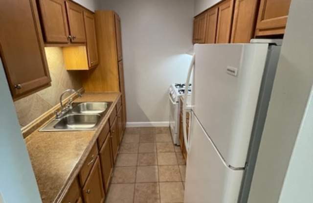 932 West Rollins Road photos photos