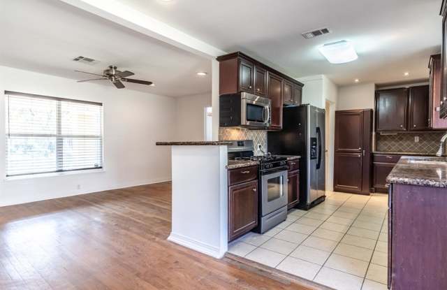 1050 Stonecrest Drive Gallery 4