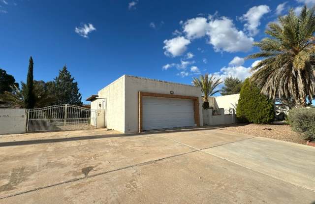 3/Bed 2/Bath available - 1041 East Carmelita Drive, Sierra Vista, AZ 85635