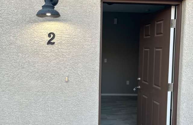 237 E 25th Street unit: 2 photos photos