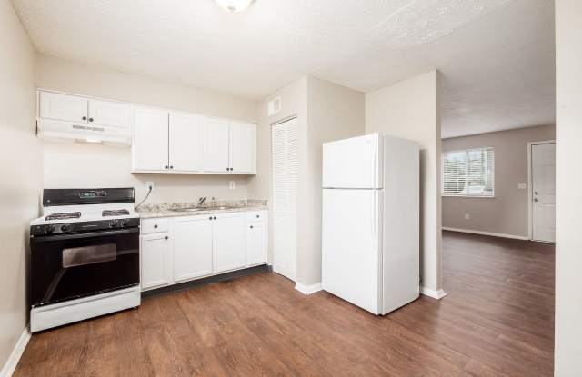 Pinetree Village Apartments Gallery 2