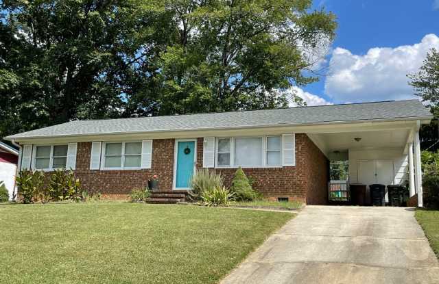 BEAUTIFUL 3 BED, 1.5 BATH BRICK HOME LOCATED IN GREENSBORO! photos photos