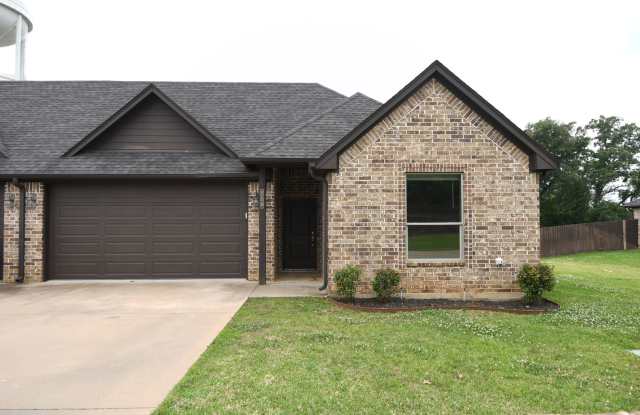 Modern 3-Bedroom 2 Bath Duplex in South Tyler - 15542 County Road 178, Smith County, TX 75703