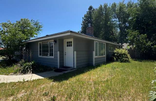 Spacious 4 Bed, 3 Bath House for Rent - 612 West 15th Avenue, Ellensburg, WA 98926