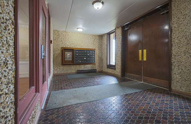 535 S Cleveland Avenue Gallery 3