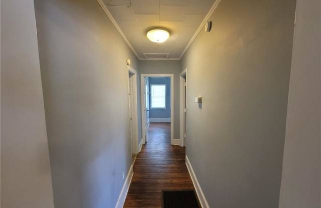 3915 Russell Street - 3915 Gallery 3
