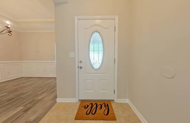 Fresh 3 Bedroom 2 Bath Home with 2 Car Garage Gallery 4