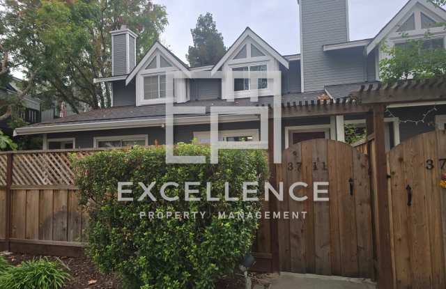 2/2.5 Townhouse, 1 Car Garage, W/D, Enclosed Patio, Cat OK Gallery 1