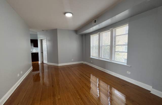 3440 West Franklin Boulevard - 2B Gallery 3