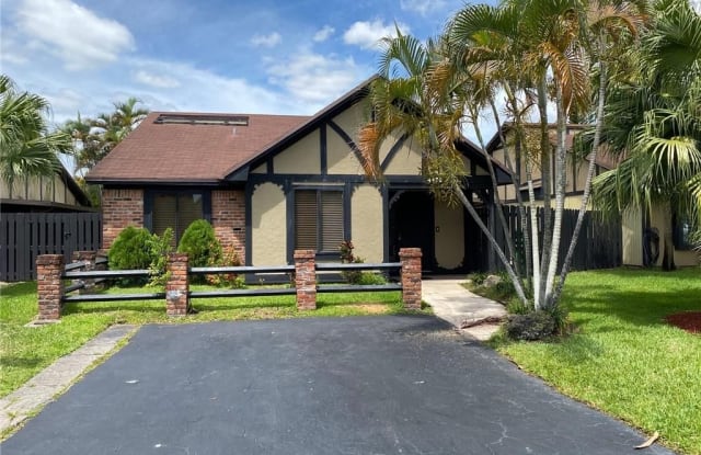 4470 NW 92nd Ter - 4470 Northwest 92nd Terrace, Sunrise, FL 33351