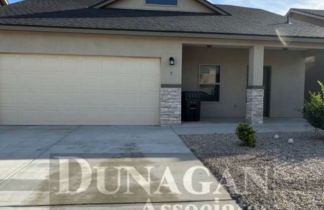 Newer construction 3 bedroom - 2.5 bath home photos photos