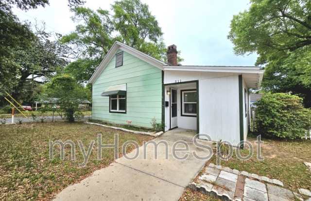 511 E La Rua St photos photos