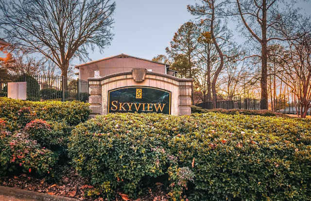 Move-in Special! Updated Comfort at Skyview! Sign a 13-month lease by 10/15/2026 and receive a leasing incentive equal to one month’s rent, applied as a credit over 10 months. Gallery 3