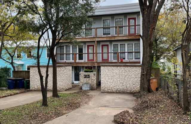 4/2 Duplex in West Campus! photos photos