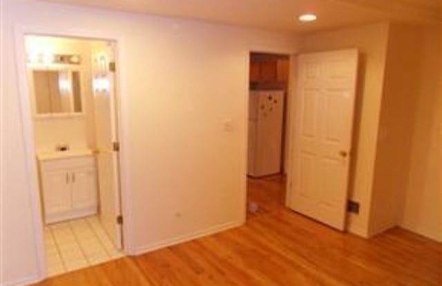 918 West Dakin photos photos
