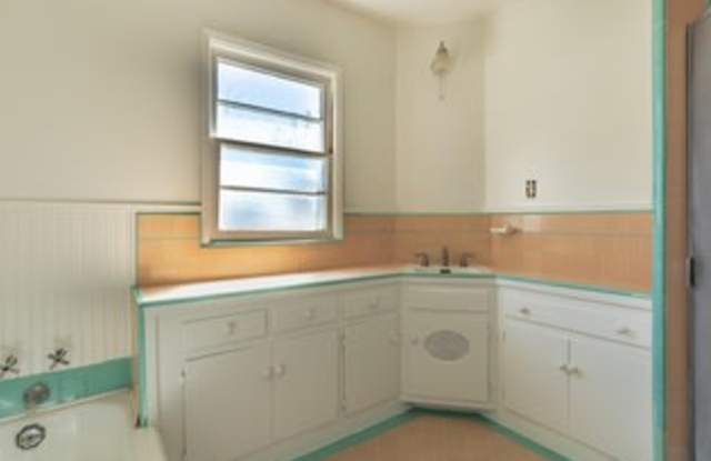 2837 Henrietta Avenue Gallery 3