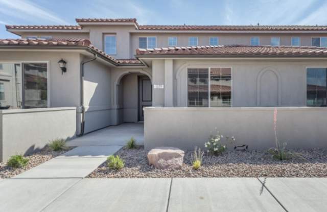 Ivory Town Home in Escondido Community! photos photos