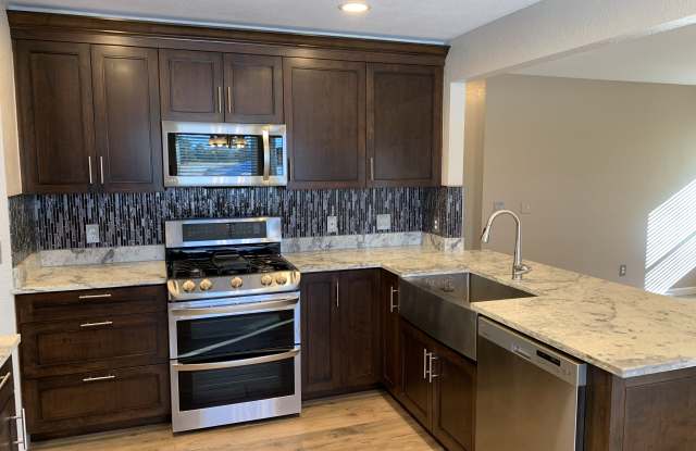 9631 Red Oakes Pl Gallery 3
