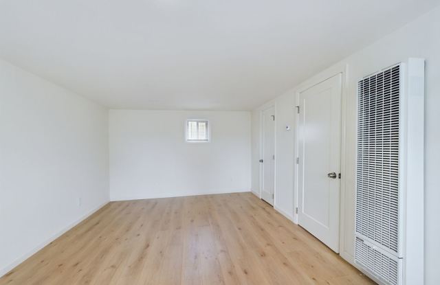 Adorable Remodeled Cottage in Seaside Gallery 4